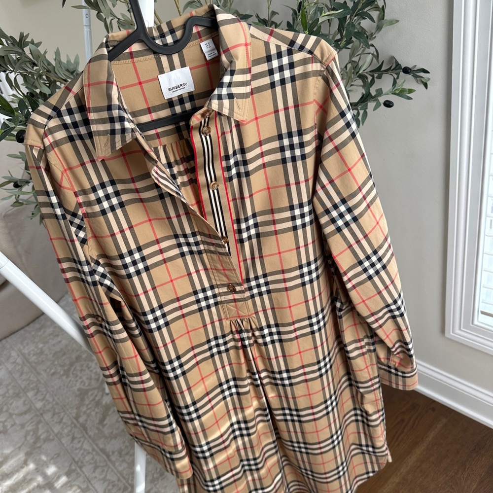 Beautiful Burberry Shirt Dress, Size 8